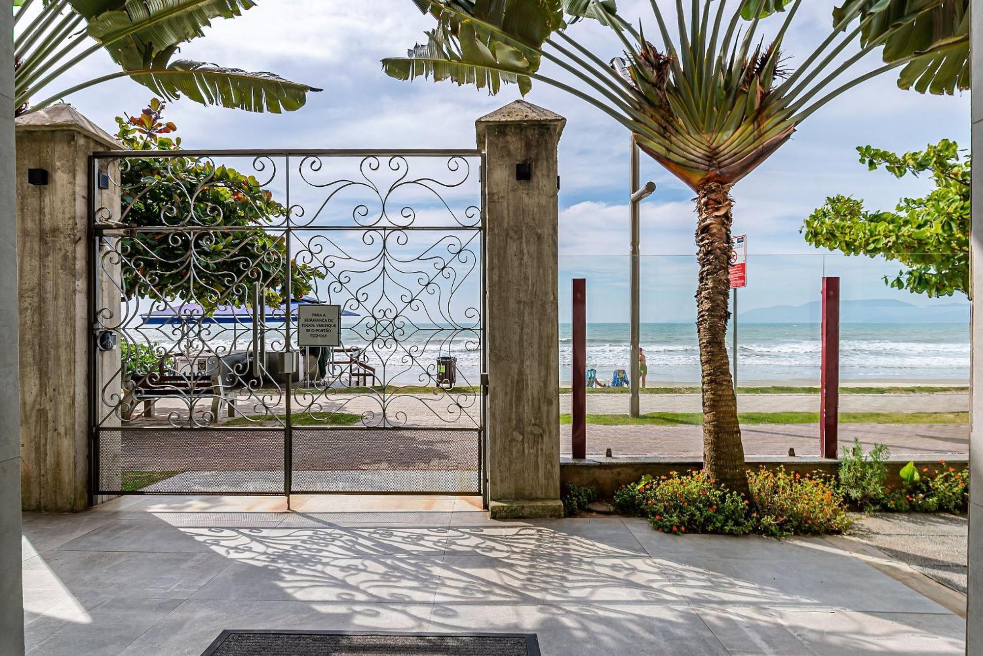 Apto Pe Na Areia Vista Mar Em Meia Praia Evb308 Itapema Dış mekan fotoğraf